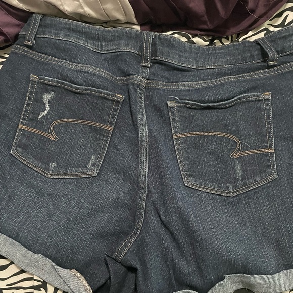 Like new size 16 Jean shorts - Picture 4 of 4